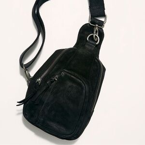 ✨BLACK✨ Free People Hudson Sling Bag
